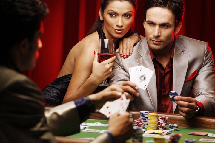 elang138 platform interface showing football markets and live-dealer tables